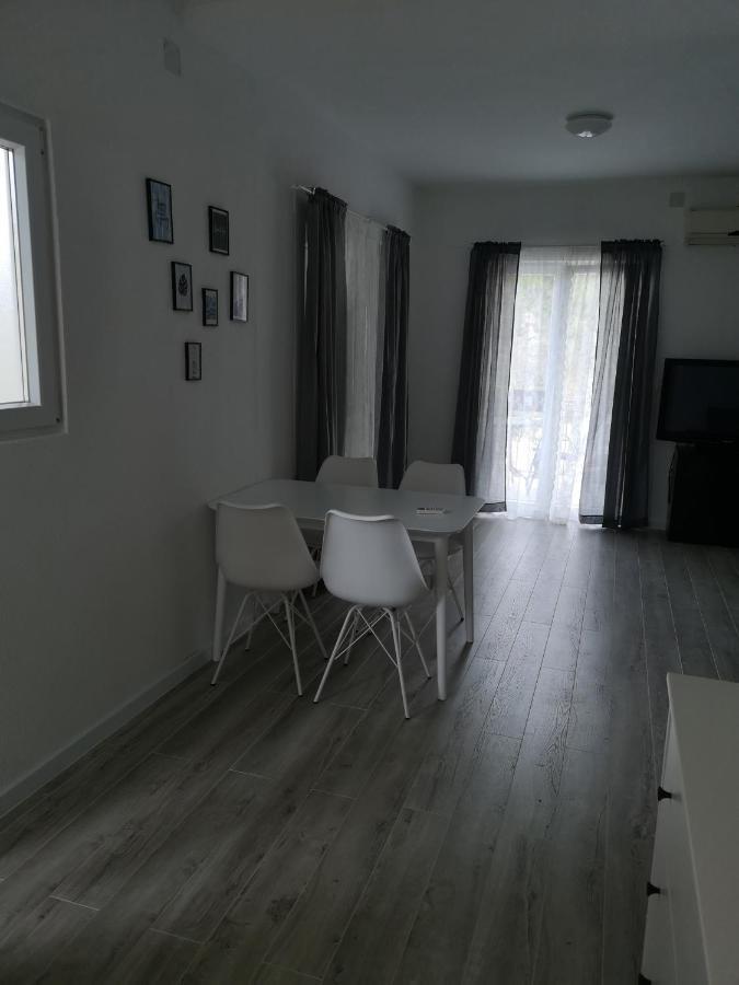 Apartmani Alma 포드고라 외부 사진