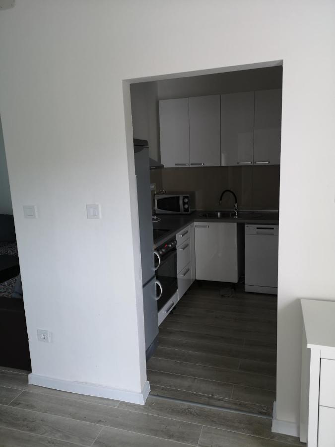 Apartmani Alma 포드고라 외부 사진
