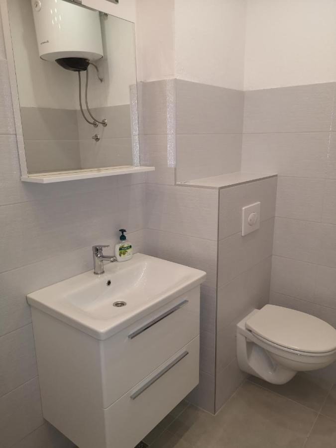 Apartmani Alma 포드고라 외부 사진