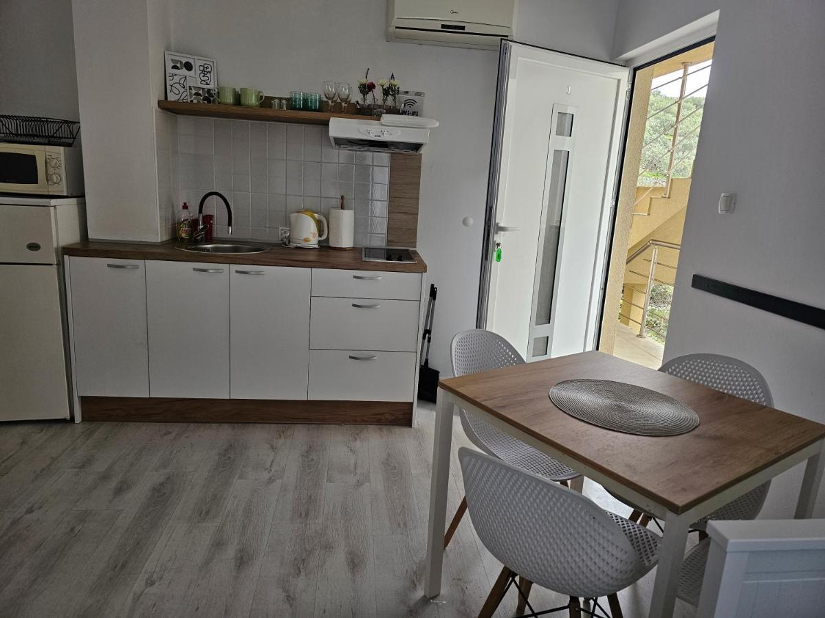 Apartmani Alma 포드고라 외부 사진