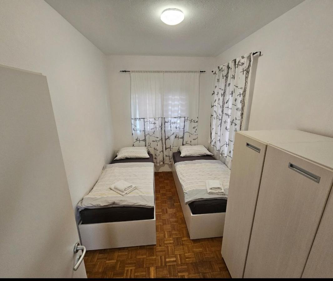 Apartmani Alma 포드고라 외부 사진