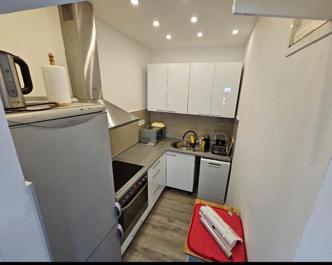 Apartmani Alma 포드고라 외부 사진
