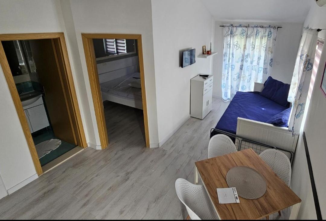 Apartmani Alma 포드고라 외부 사진