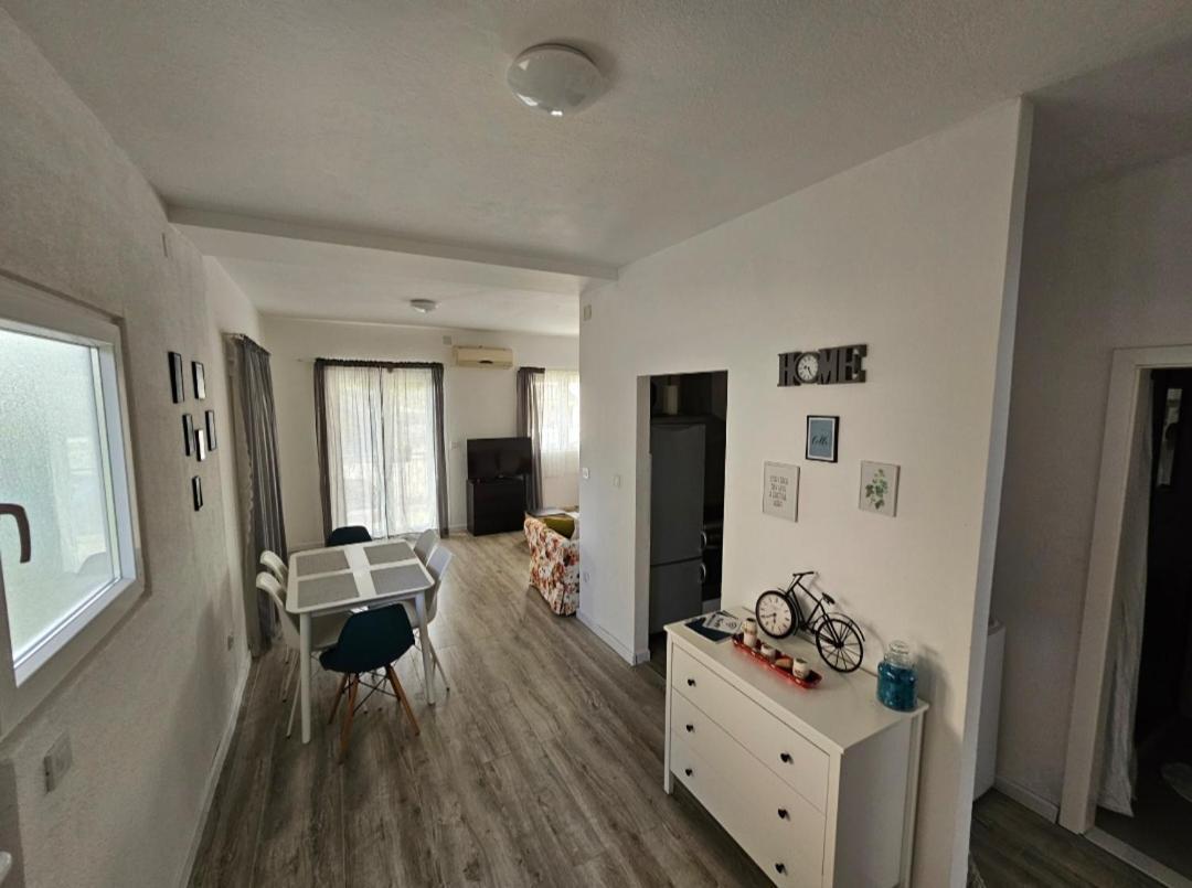 Apartmani Alma 포드고라 외부 사진